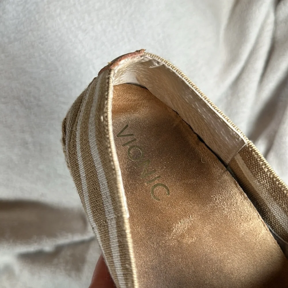 Vionic Valeri Slip On Sand Stripe Tan Espadrille Flats Size 7.5